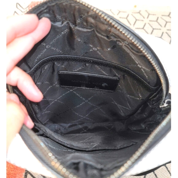 Michael Kors White and Black Crossbody Bag - Picture 9 of 16